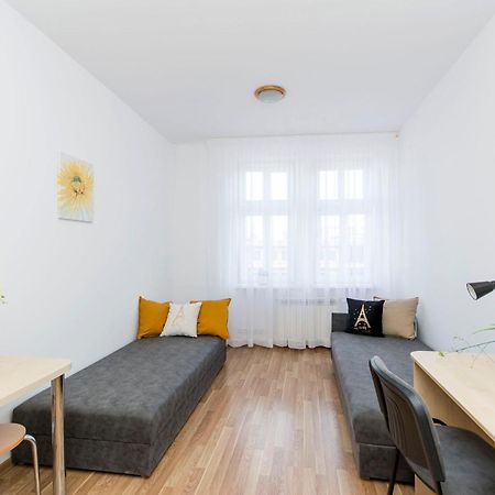 Akademikus Torun Hostel Bagian luar foto