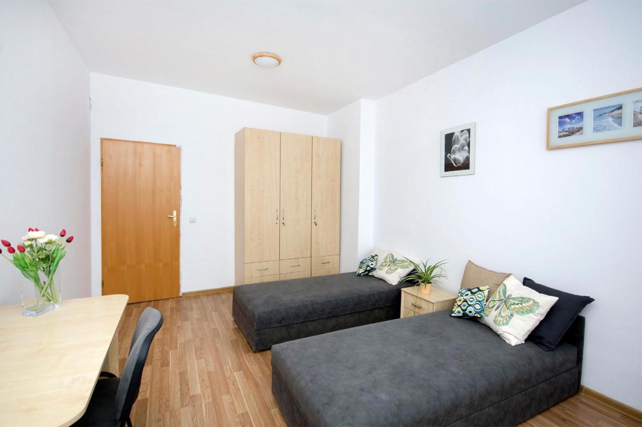 Akademikus Torun Hostel Bagian luar foto