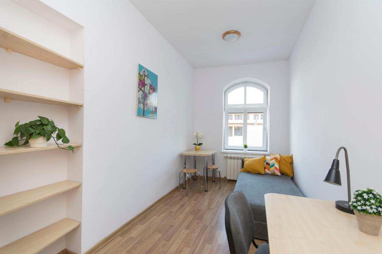 Akademikus Torun Hostel Bagian luar foto