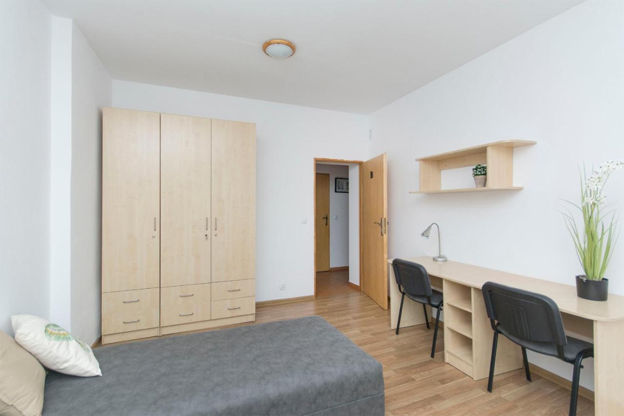 Akademikus Torun Hostel Bagian luar foto