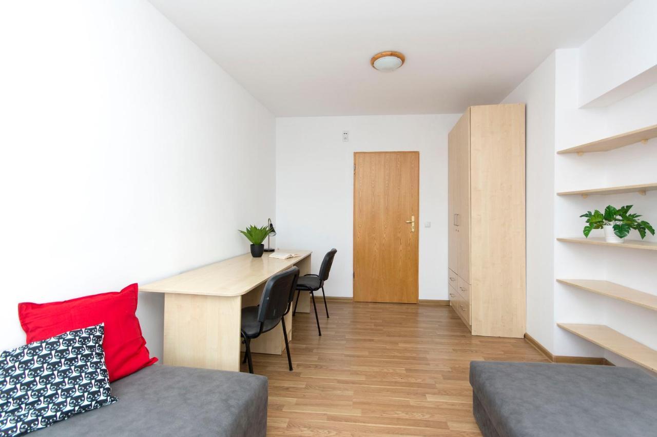 Akademikus Torun Hostel Bagian luar foto