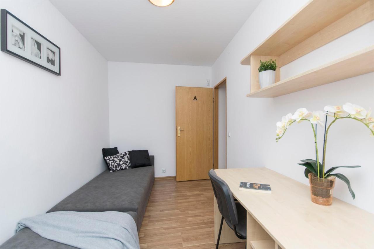 Akademikus Torun Hostel Bagian luar foto