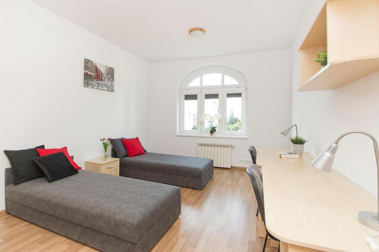 Akademikus Torun Hostel Bagian luar foto