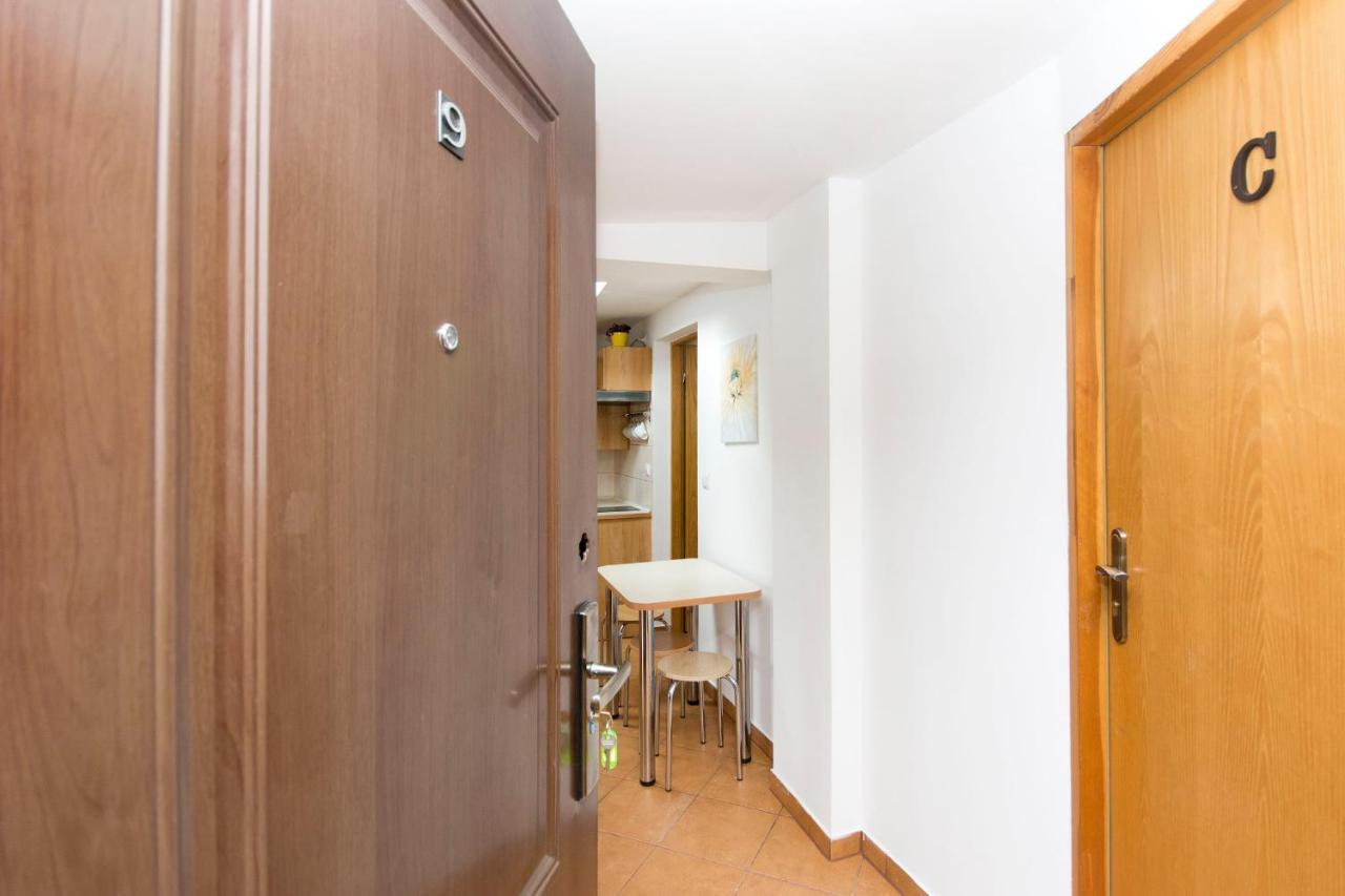 Akademikus Torun Hostel Bagian luar foto