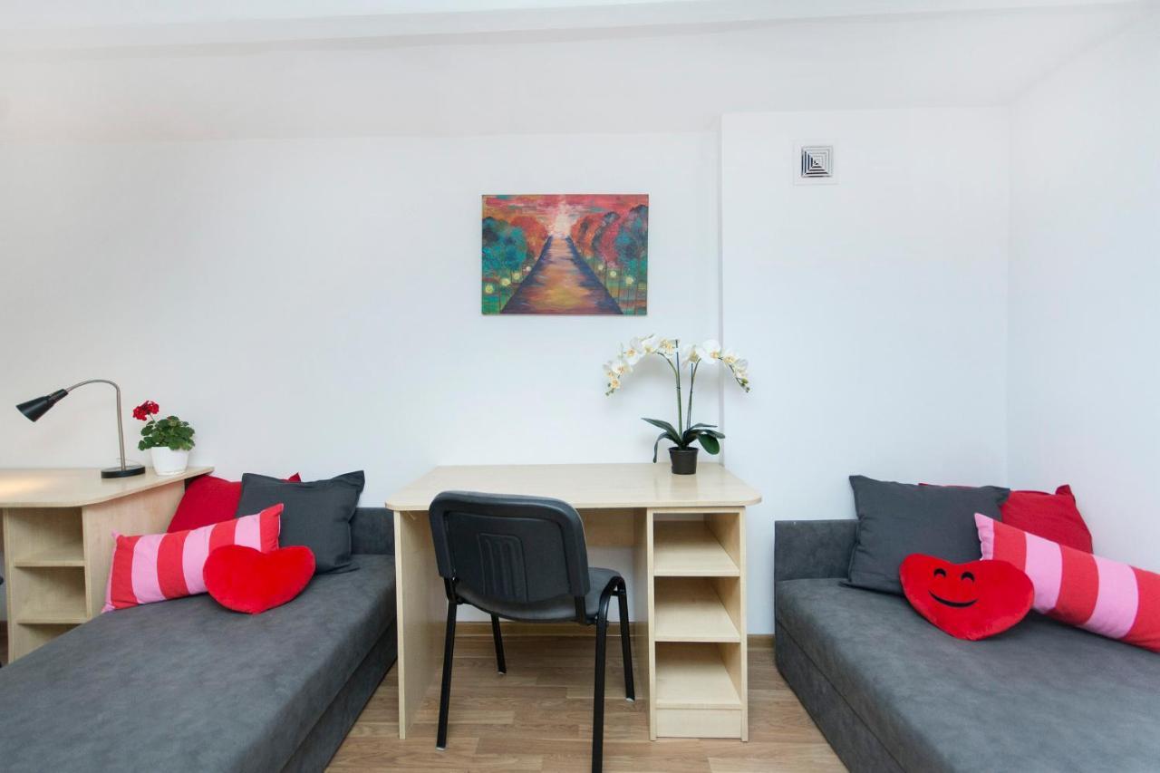 Akademikus Torun Hostel Bagian luar foto
