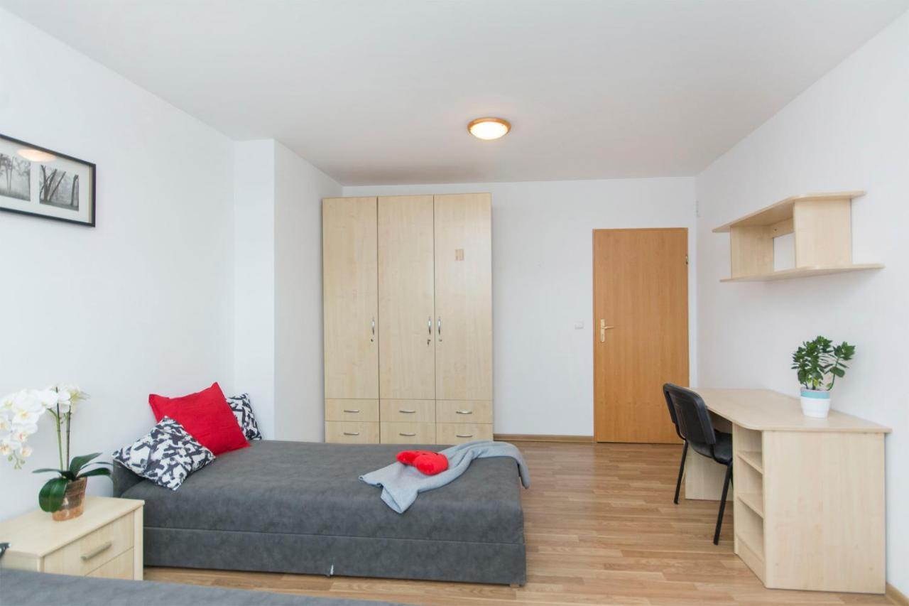 Akademikus Torun Hostel Bagian luar foto