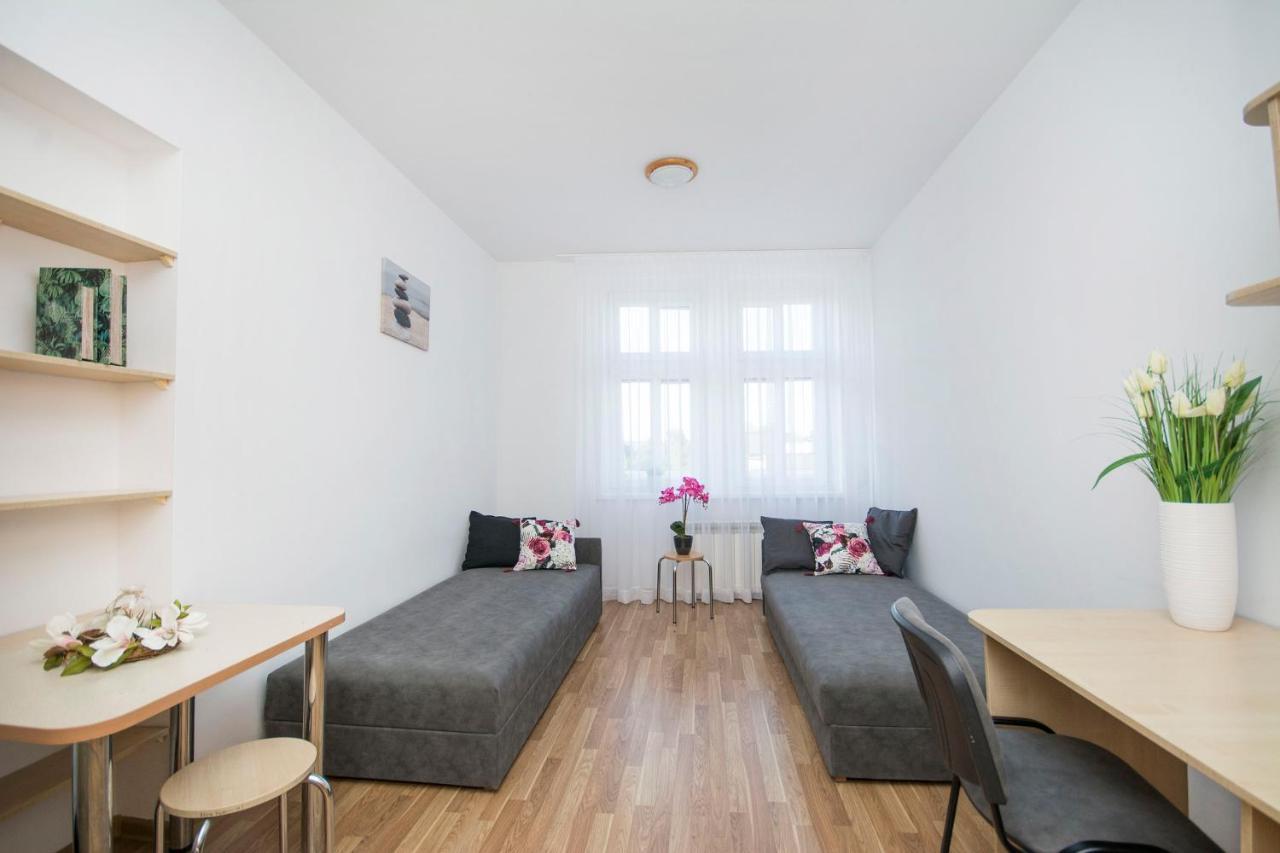 Akademikus Torun Hostel Bagian luar foto