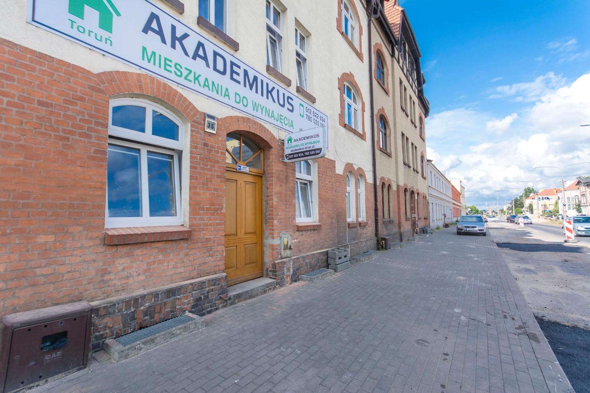 Akademikus Torun Hostel Bagian luar foto